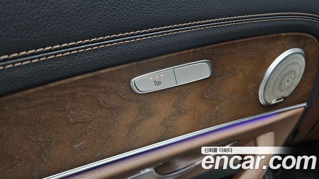 Mercedes-Benz E-Class 2021 — photo 29