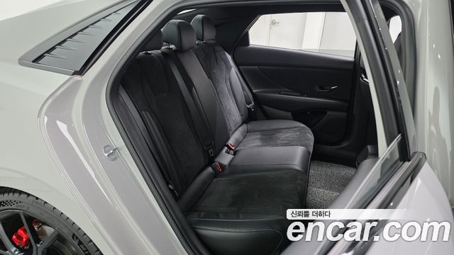 Hyundai AVANTE 2022 — photo 17