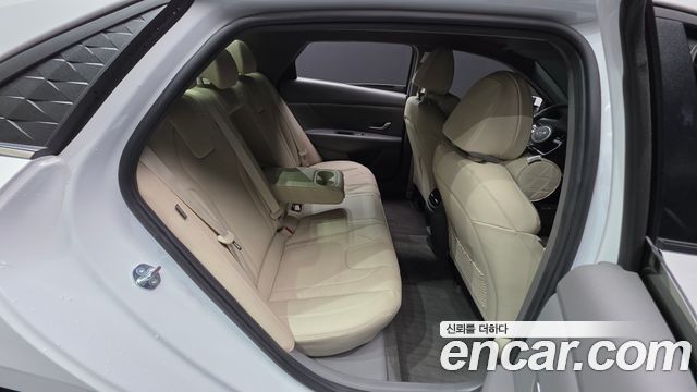 Hyundai AVANTE 2026 — photo 18