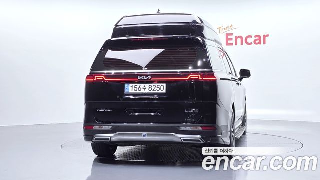 Kia Canival 2023 — photo 4