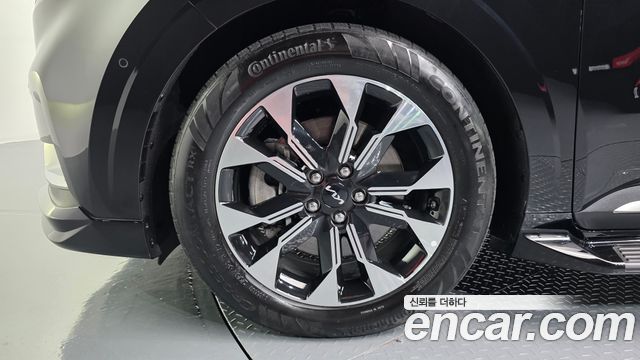 Kia Canival 2023 — photo 5