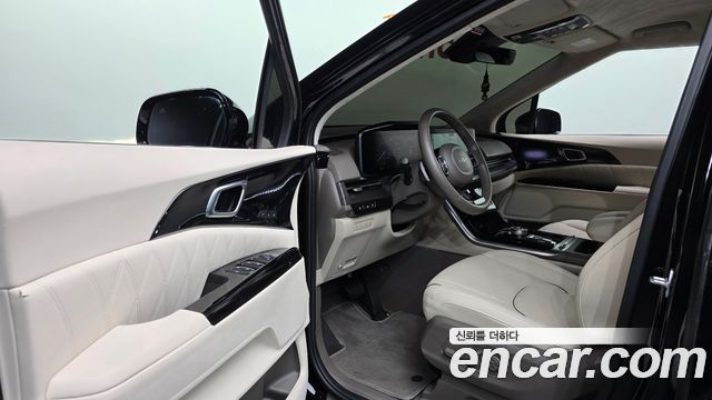 Kia Canival 2023 — photo 13