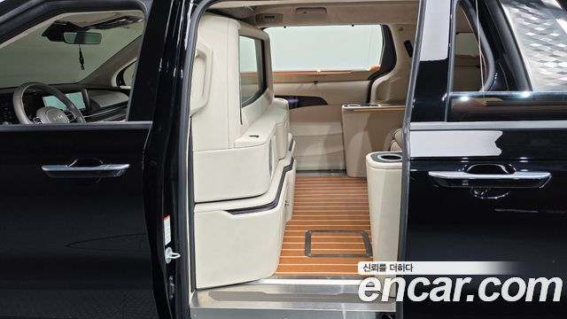 Kia Canival 2023 — photo 17