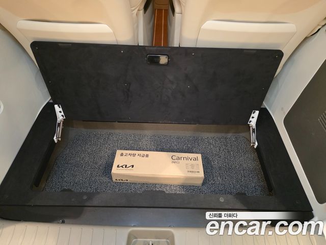 Kia Canival 2023 — photo 25