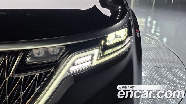 Kia Canival 2023 — photo 8