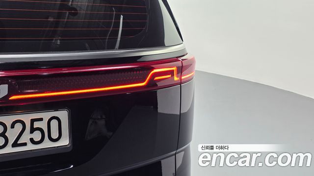 Kia Canival 2023 — photo 9