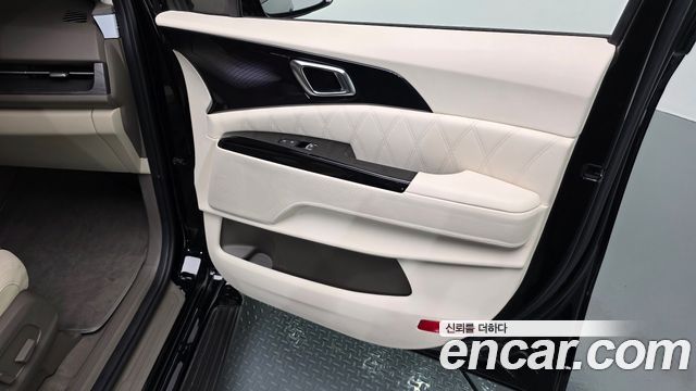 Kia Canival 2023 — photo 14