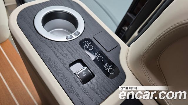 Kia Canival 2023 — photo 28