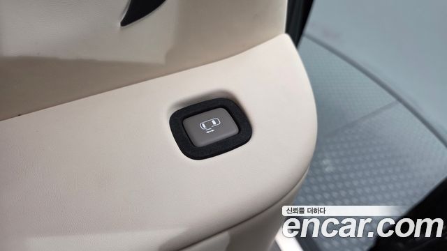 Kia Canival 2023 — photo 29