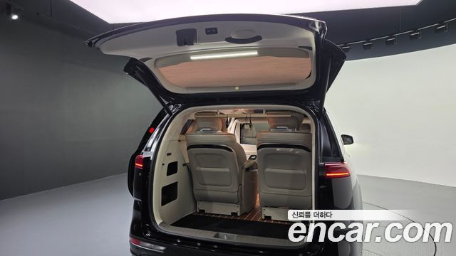 Kia Canival 2023 — photo 36