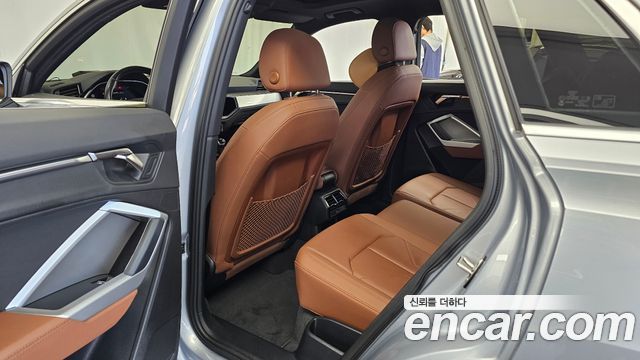 Audi Q3 2020 — photo 18