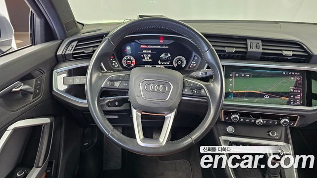 Audi Q3 2020 — photo 19