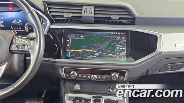 Audi Q3 2020 — photo 26