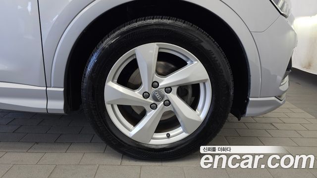 Audi Q3 2020 — photo 7