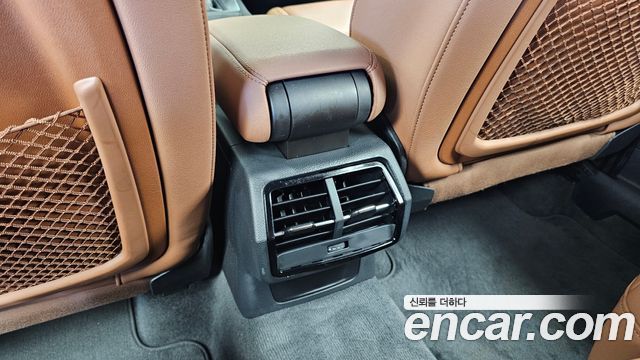Audi Q3 2020 — photo 31