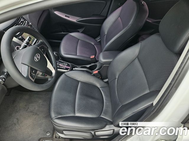 Hyundai Accent 2016 — photo 13