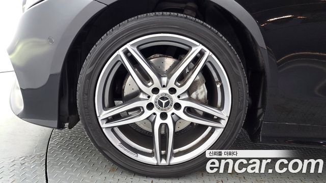 Mercedes-Benz E-Class 2019 — photo 5