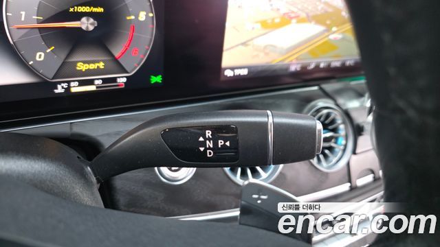 Mercedes-Benz E-Class 2019 — photo 9