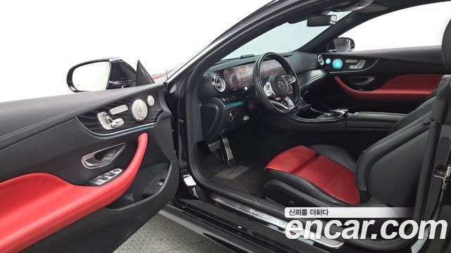 Mercedes-Benz E-Class 2019 — photo 11
