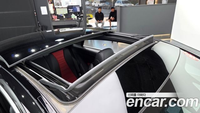 Mercedes-Benz E-Class 2019 — photo 19