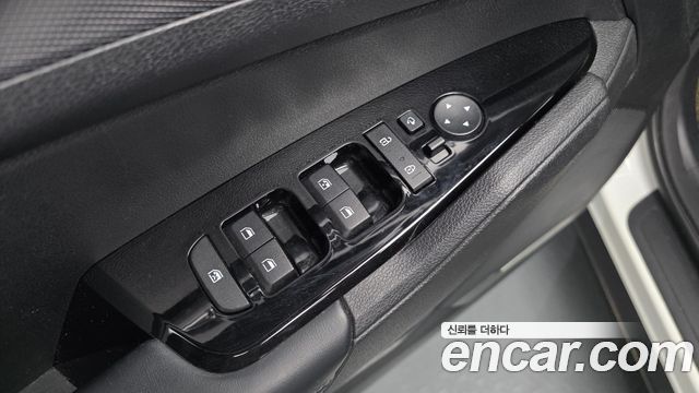 Kia Sportage 2022 — photo 32