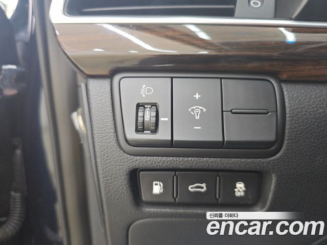 Kia K7 2018 — photo 14