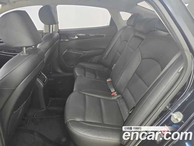 Kia K7 2018 — photo 17
