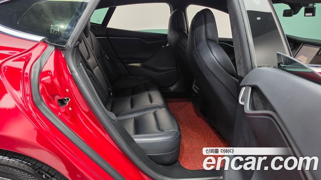 Tesla Model S 2019 — photo 17