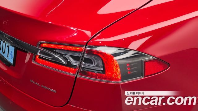 Tesla Model S 2019 — photo 9