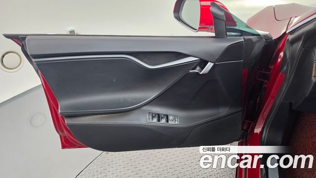 Tesla Model S 2019 — photo 14