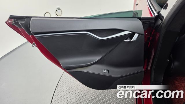 Tesla Model S 2019 — photo 15