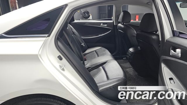 Hyundai Sonata 2013 — photo 11