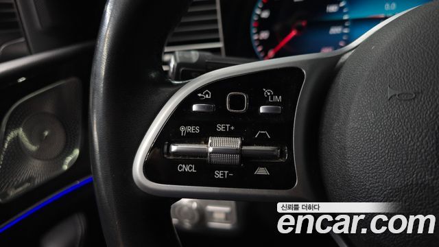 Mercedes-Benz GLE-Class 2021 — photo 30