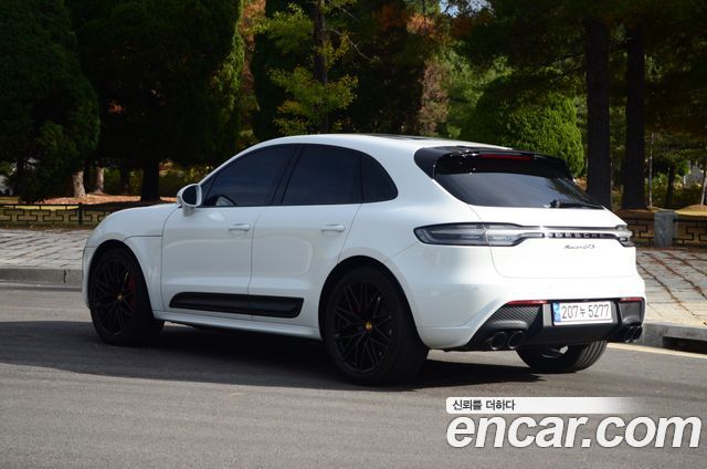 Porsche Macan 2023 — photo 2