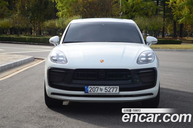 Porsche Macan 2023 — photo 3