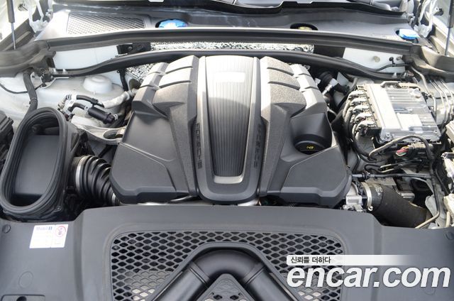 Porsche Macan 2023 — photo 6