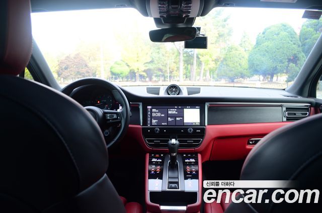 Porsche Macan 2023 — photo 7