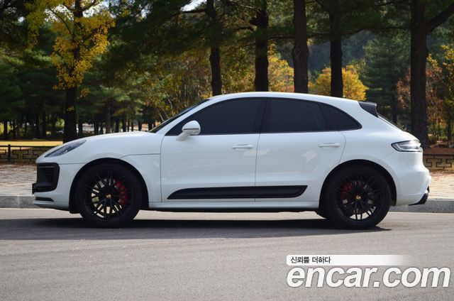 Porsche Macan 2023 — photo 19