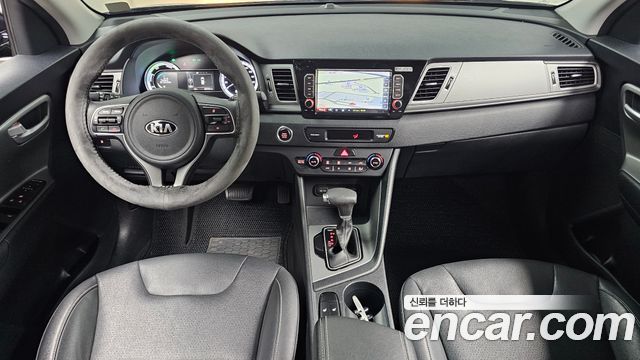 Kia Niro 2018 — photo 10