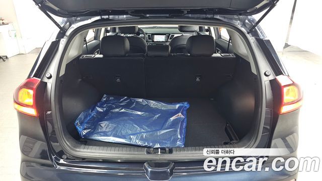 Kia Niro 2018 — photo 23