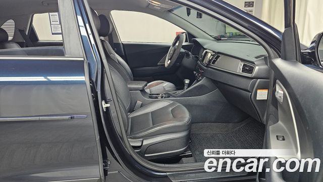 Kia Niro 2018 — photo 16