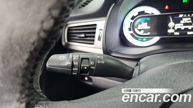 Kia Niro 2018 — photo 28