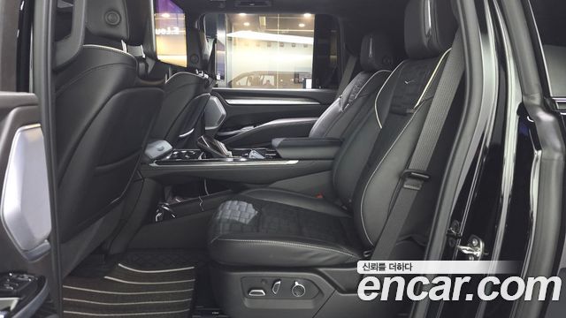 Cadillac Escalade 2025 — photo 18
