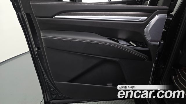 Cadillac Escalade 2025 — photo 15