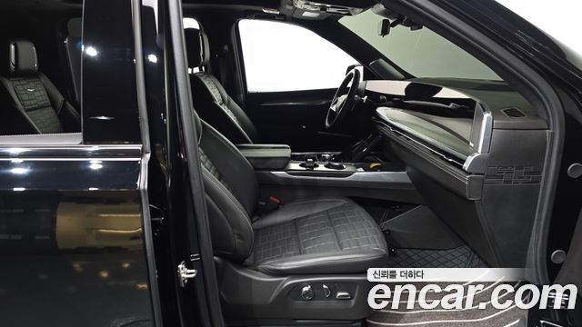 Cadillac Escalade 2025 — photo 16