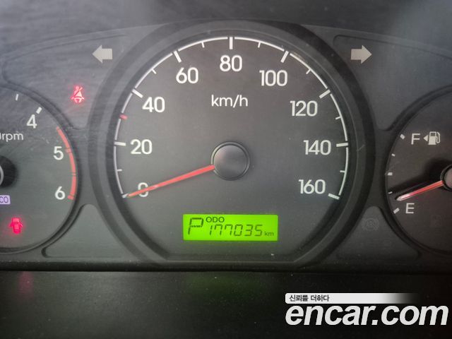 Hyundai Starex 2015 — photo 13
