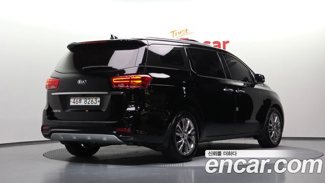 Kia Canival 2019 — photo 2