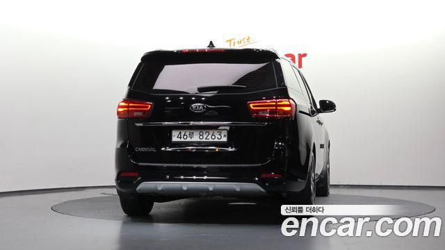 Kia Canival 2019 — photo 4