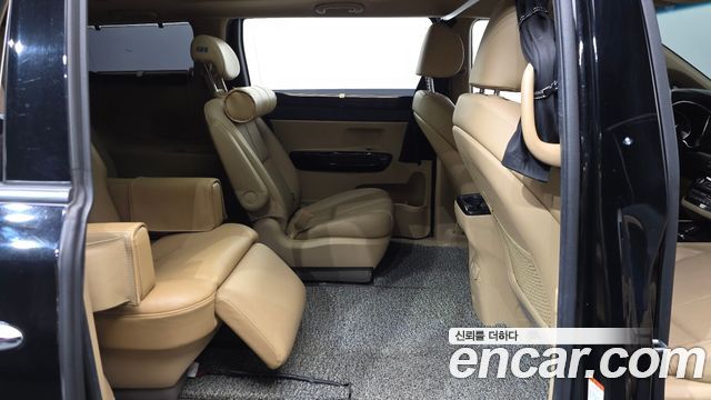 Kia Canival 2019 — photo 12