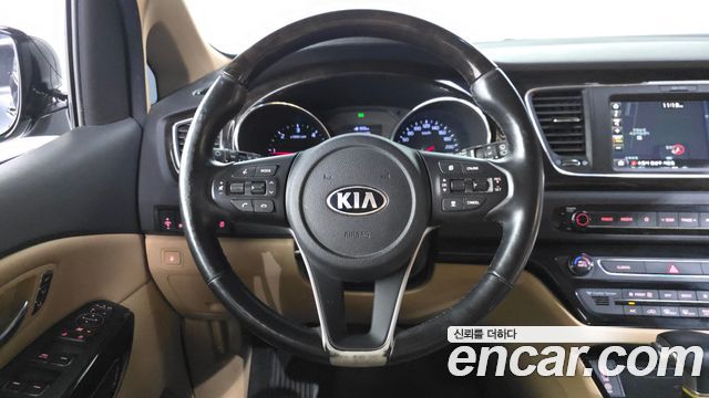 Kia Canival 2019 — photo 13